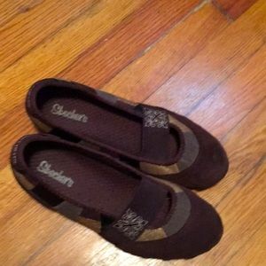 Skechers shoes. Size 9.